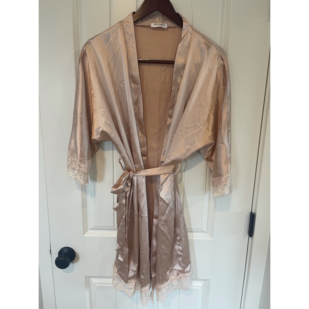 Champagne colored Robe with lace detail- size Small